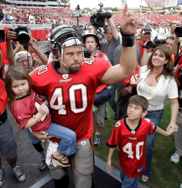 Mike Alstott Family Foundation to Hold Summer Bowling Event for Camp Redbird Participants and Athletes from Special Olympics Florida